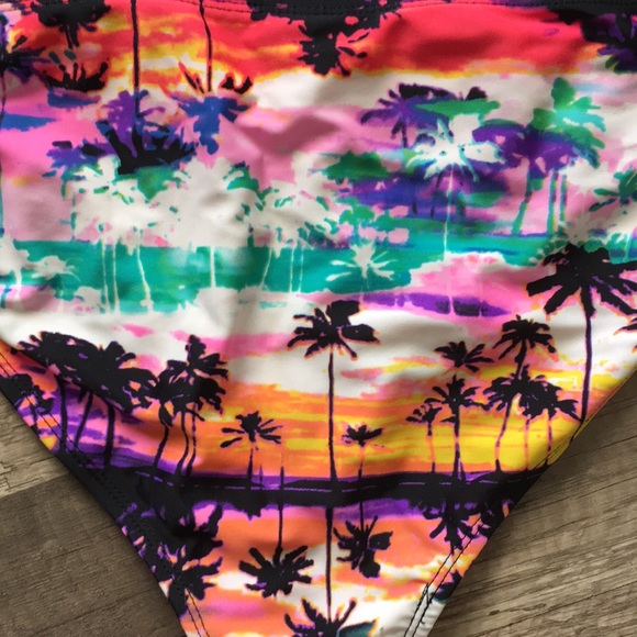 🔴SOLD!! Wet Seal Tropical Bikini Set - Picture 13 of 17